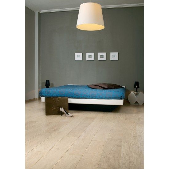 Magnitude 542 Refined Oak